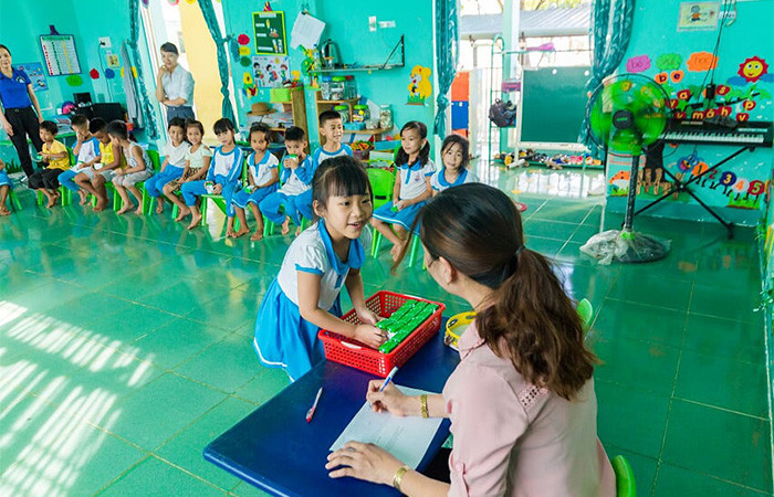 Chương trình Sữa học đường đang phát huy những lợi ích tích cực trong việc chăm sóc dinh dưỡng cho học sinh mầm non và tiểu học tại nhiều tỉnh thành.