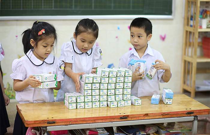 Sữa học đường đã trở thành một phần trong hoạt động giáo dục tại nhiều địa phương trên cả nước