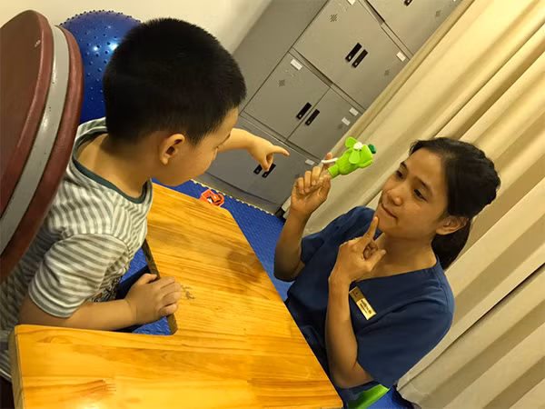 Kết hợp ghép tế bào gốc và giáo dục can thiệp cho trẻ tự kỷ đã đem lại sự tiến bộ rõ rệt về nhận thức, giao tiếp và kỹ năng sống cho trẻ