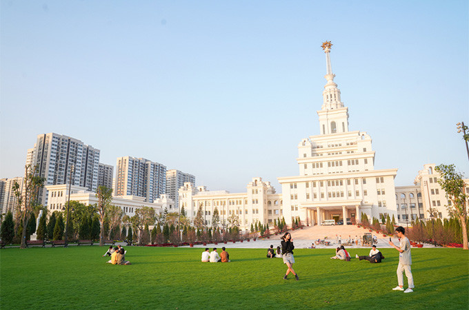 Khuôn viên rộng rãi của trường ĐH VinUni