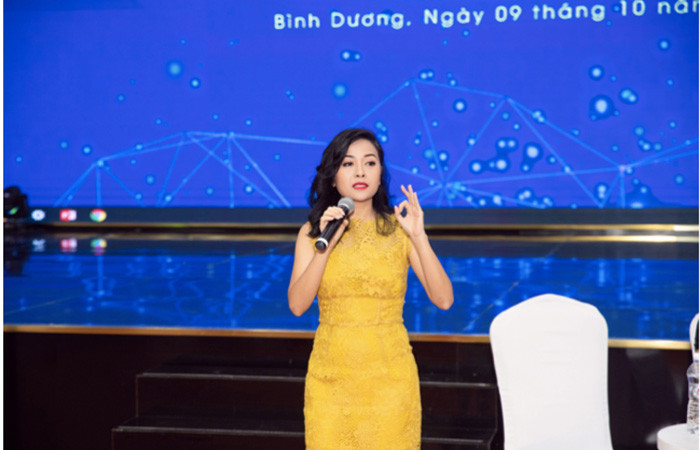 Phó Tổng Giám đốc Trần Uyên Phương trong buổi giao lưu cùng đoàn đại biểu lớp tập huấn chuyển giao khoa học công nghệ khu vực Đông Nam bộ năm 2020. Phó Tổng Giám đốc Trần Uyên Phương trong buổi giao lưu cùng đoàn đại biểu lớp tập huấn chuyển giao khoa học công nghệ khu vực Đông Nam bộ năm 2020.