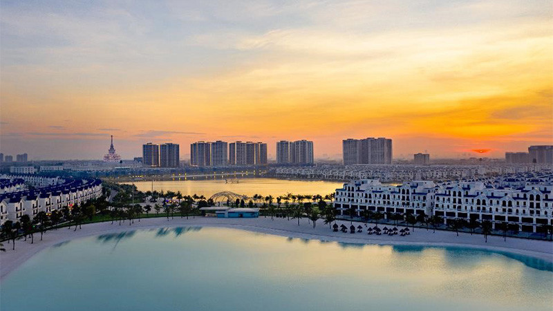 Hoàng hôn trên biển hồ Vinhomes Ocean Park