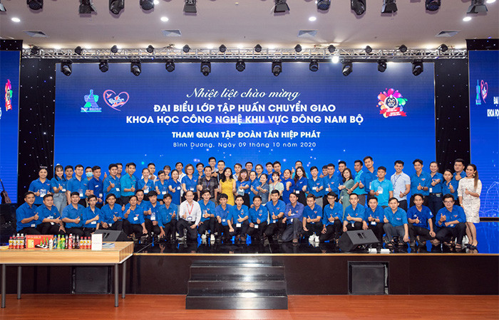 Đoàn đại biểu lớp tập huấn chuyển giao khoa học công nghệ khu vực Đông Nam Bộ tham quan và giao lưu tại tập đoàn Tân Hiệp Phát ngày 09/10/2020 Đoàn đại biểu lớp tập huấn chuyển giao khoa học công nghệ khu vực Đông Nam Bộ tham quan và giao lưu tại tập đoàn Tân Hiệp Phát ngày 09/10/2020