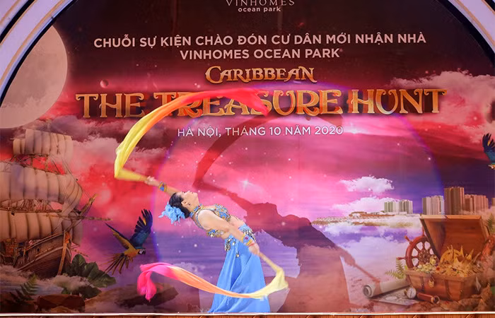 Tiết mục “Múa quạt lụa” đẹp mắt của một “nghệ sỹ múa” đến từ tòa S2.09