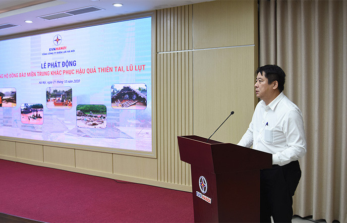 Đồng chí Nguyễn Anh Tuấn phát động ủng hộ tới cán bộ nhân viên EVNHANOI Đồng chí Nguyễn Anh Tuấn phát động ủng hộ tới cán bộ nhân viên EVNHANOI