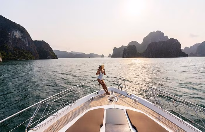 Trải nghiệm kỳ nghỉ xa hoa trên siêu phẩm FLC Albatross (Ảnh: FLC Hạ Long)