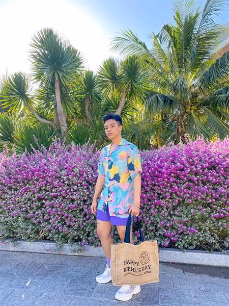 Những bụi cây âm thầm trổ hoa, để một ngày bừng nở trong sắc tím rực rỡ (Ảnh: Hoài Nguyễn)