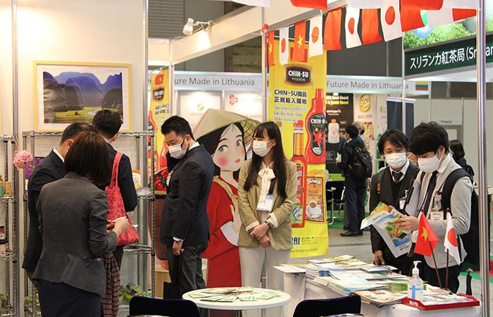 Tương ớt Chin-su chính thức được nhập khẩu và kinh doanh tại thị trường Nhật Bản vào tháng 8/2019. Đối với thị trường Nhật Bản, Masan Consumer dành nhiều thời gian để tìm hiểu và nghiên cứu sâu về nền ẩm thực, cách ăn và độ ngọt mặn, chua cay trong từng món ăn của người Nhật nhằm tạo ra sản phẩm phù hợp với khẩu vị người dùng. Tương ớt Chin-su chính thức được nhập khẩu và kinh doanh tại thị trường Nhật Bản vào tháng 8/2019. Đối với thị trường Nhật Bản, Masan Consumer dành nhiều thời gian để tìm hiểu và nghiên cứu sâu về nền ẩm thực, cách ăn và độ ngọt mặn, chua cay trong từng món ăn của người Nhật nhằm tạo ra sản phẩm phù hợp với khẩu vị người dùng.