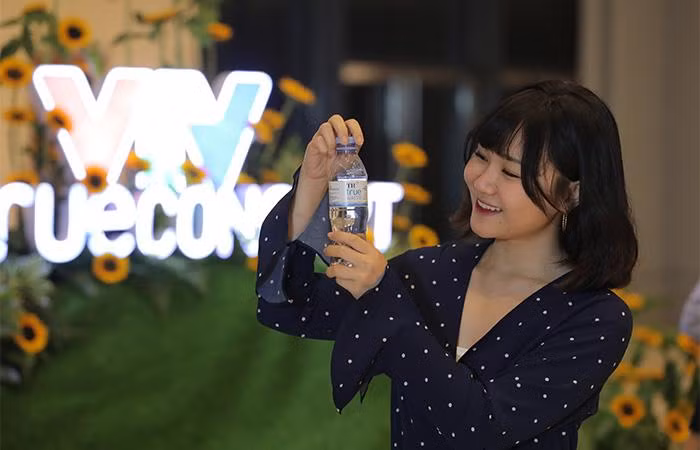 …và đặc biệt là TH true WATER – nước tinh khiết từ mạch ngầm núi lửa triệu năm.