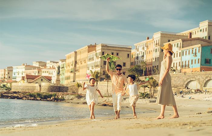 Tâm mạch của “thị trấn Địa Trung Hải” sẽ mang đến cho cư dân chất lượng sống, nghỉ dưỡng vượt trội và đầy khác biệt. Tâm mạch của “thị trấn Địa Trung Hải” sẽ mang đến cho cư dân chất lượng sống, nghỉ dưỡng vượt trội và đầy khác biệt.