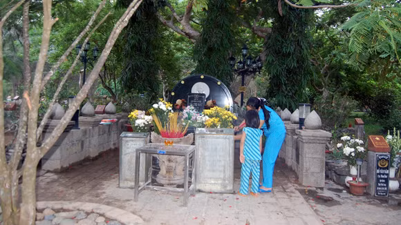 Phần mộ của liệt sỹ anh hùng Võ Thị Sáu