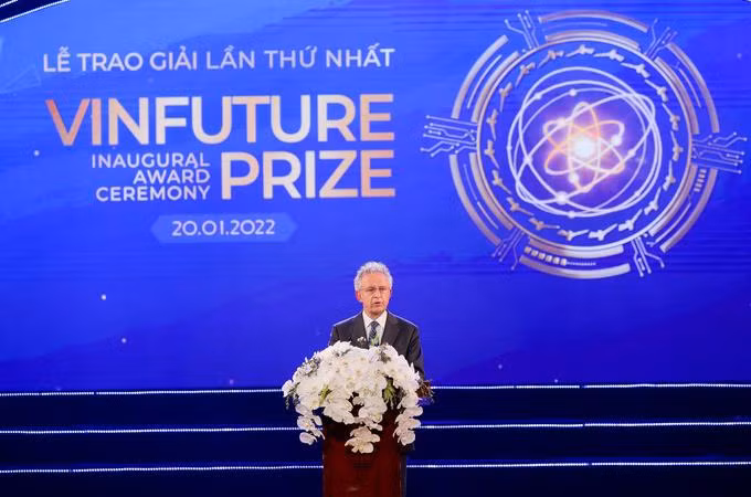 Chủ tịch HĐGT VinFuture trong lễ trao giải đầu tiên