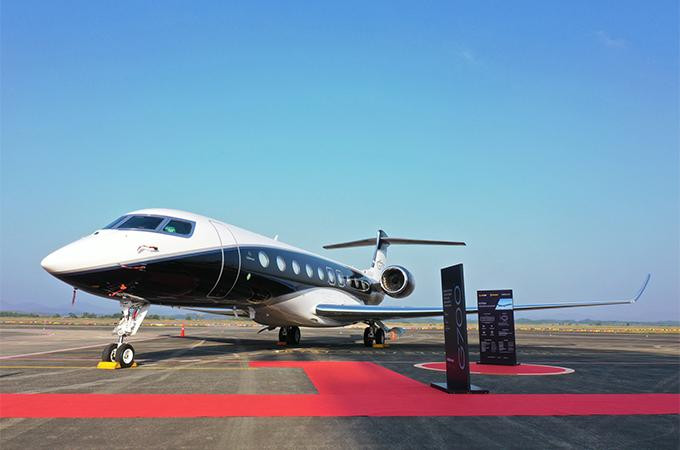 Chuyên cơ Gulfstream G700 tại triển lãm hàng không hạng sang đầu tiên tại Việt Nam Chuyên cơ Gulfstream G700 tại triển lãm hàng không hạng sang đầu tiên tại Việt Nam