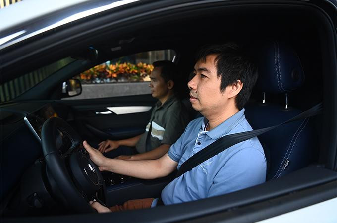 Theo tính toán thực tế của các chủ xe, chi phí sở hữu và sử dụng xe điện rẻ hơn xe xăng khá nhiều.