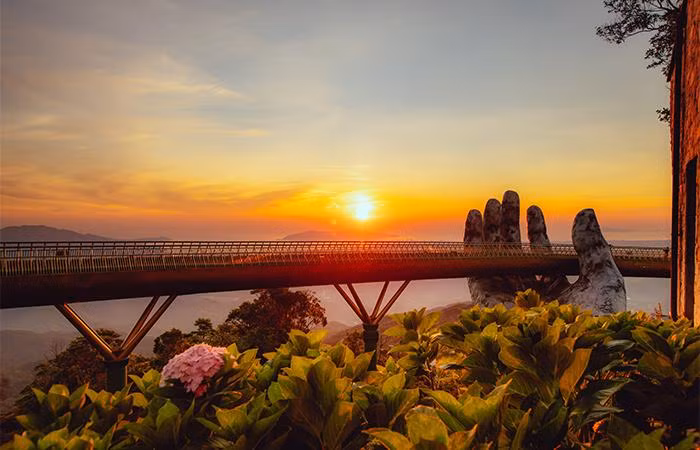 Cầu Vàng – cây cầu biểu tượng du lịch hàng đầu thế giới