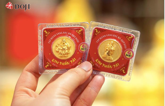 Một lựa chọn khác cho khách hàng đối với dòng sản phẩm vàng ép vỉ 999.9 là Đồng vàng Thần Tài Thịnh Vượng, Thần Tài Đại Phất. Một lựa chọn khác cho khách hàng đối với dòng sản phẩm vàng ép vỉ 999.9 là Đồng vàng Thần Tài Thịnh Vượng, Thần Tài Đại Phất.