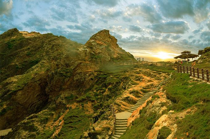 Eo Gió lộng lẫy trong ánh bình minh (Ảnh: Shutteshock) Eo Gió lộng lẫy trong ánh bình minh (Ảnh: Shutteshock)