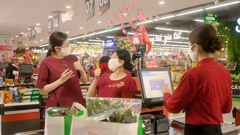 Á hậu Tú Anh trổ tài sắm Tết hiệu quả, an toàn cùng ứng dụng VinID