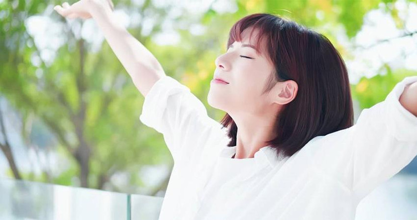 Nên tranh thủ không khí trong lành buổi sáng, khi tập thể dục thì thực hiện động tác "thở mạnh hít sâu".