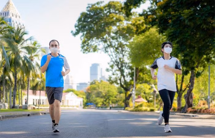 Tập luyện ít nhất nửa tiếng mỗi ngày để cơ thể luôn khỏe mạnh.