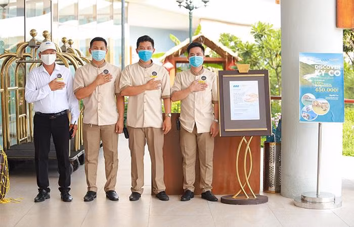 Đội ngũ nhân viên được trang bị các kiến thức, kỹ năng bài bản về phòng chống dịch