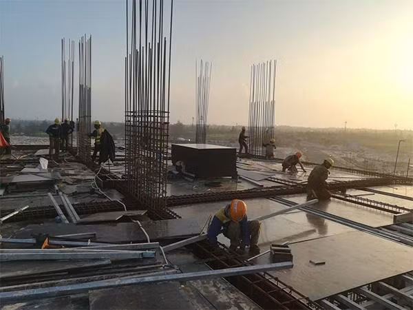 Công trường FLC Quảng Bình (giai đoạn 2) nhộn nhịp thi công xuyên Tết