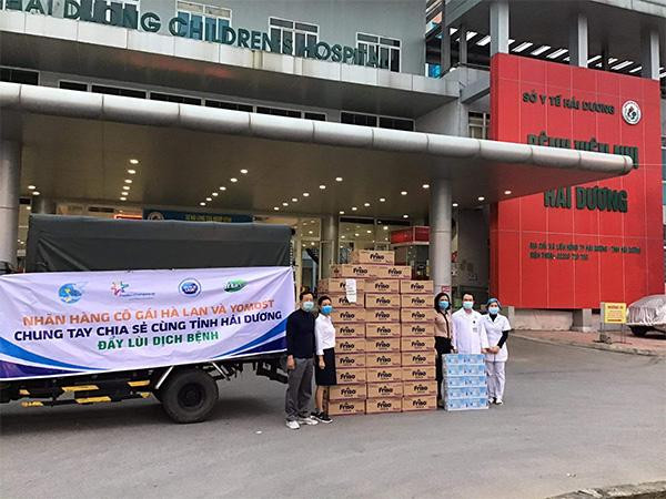 Chuyến xe đầu Xuân mang sữa yêu thương từ Cô Gái Hà Lan, Yomostvà Friso tiếp tục lăn bánh ngay trong mùng 7 Tết để kịp thời đến với Hải Dương