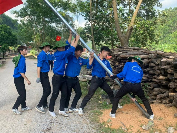 Dự án “Thắp sáng đường quê” được triển tại xã Lâm Sơn, huyện Chi Lăng, tỉnh Lạng Sơn. Dự án “Thắp sáng đường quê” được triển tại xã Lâm Sơn, huyện Chi Lăng, tỉnh Lạng Sơn.