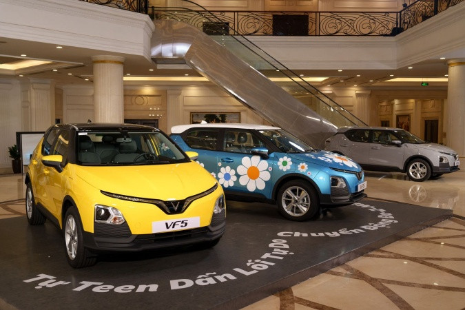 Với doanh số bán ấn tượng của quý I/2024, VF 5 Plus được gọi tên “mẫu xe quốc dân”. Với doanh số bán ấn tượng của quý I/2024, VF 5 Plus được gọi tên “mẫu xe quốc dân”.