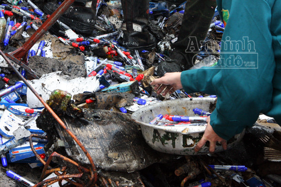 Xảy cháy lớn tại một kho hàng gần trung tâm Hà Nội ảnh 24