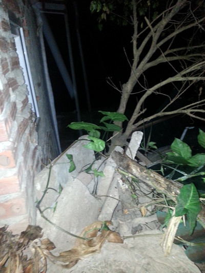 Nửa đêm đột nhập nhà hàng xóm, chém chó dọa giết người?! ảnh 3