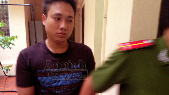 Hai tên cướp tài sản của taxi sa lưới ảnh 1