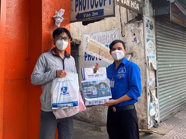 VinID kết nối hơn 12 triệu người dùng, chung tay cùng các hoạt động thiện nguyện. VinID kết nối hơn 12 triệu người dùng, chung tay cùng các hoạt động thiện nguyện.