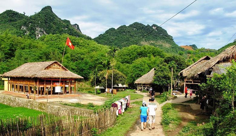 Khung cảnh bình yên tại những bản làng người dân tộc ở Mai Châu (Ảnh sưu tầm) Khung cảnh bình yên tại những bản làng người dân tộc ở Mai Châu (Ảnh sưu tầm)