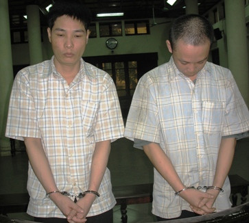 Bị cáo Nhật và Báu tại phiên tòa sáng nay