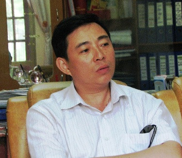 Vì sao nhiều hồ sơ xin cấp GCNQSDĐ của người dân ở phường Thịnh Đán bị ông Nguyễn Hữu Quang (ảnh) – Chủ tịch UBDN phường “dìm lại?”.