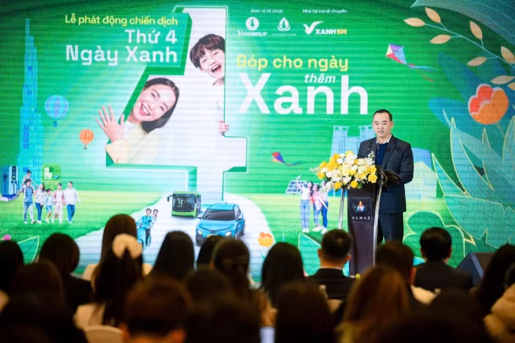 TS. Trần Nam Tú – Phó Vụ trưởng phụ trách Vụ khoa học công nghệ và môi trường – Bộ Giáo dục và Đào tạo chia sẻ về những kinh nghiệm triển khai việc giáo dục và hình thành thói quen sống xanh, bảo vệ môi trường trong học đường và cộng đồng tại buổi lễ phát động