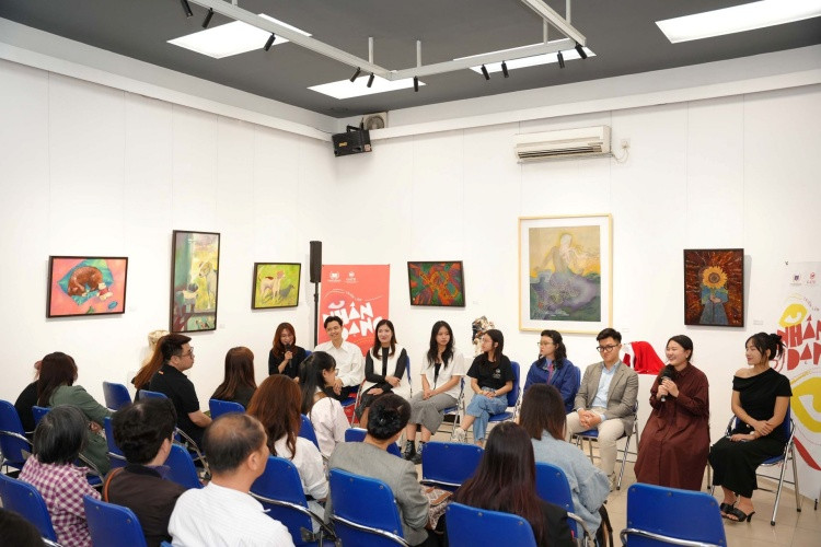 Buổi giao lưu giữa các nghệ sĩ, tác giả trẻ với khán giả giúp kết nối cảm xúc và lan tỏa giá trị nghệ thuật Buổi giao lưu giữa các nghệ sĩ, tác giả trẻ với khán giả giúp kết nối cảm xúc và lan tỏa giá trị nghệ thuật