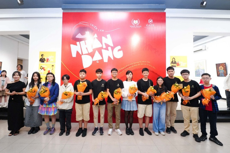 Các tác giả là những học sinh tài năng Trung tâm GATE (Vinschool) lĩnh vực Mỹ thuật và STEM. Các tác giả là những học sinh tài năng Trung tâm GATE (Vinschool) lĩnh vực Mỹ thuật và STEM.