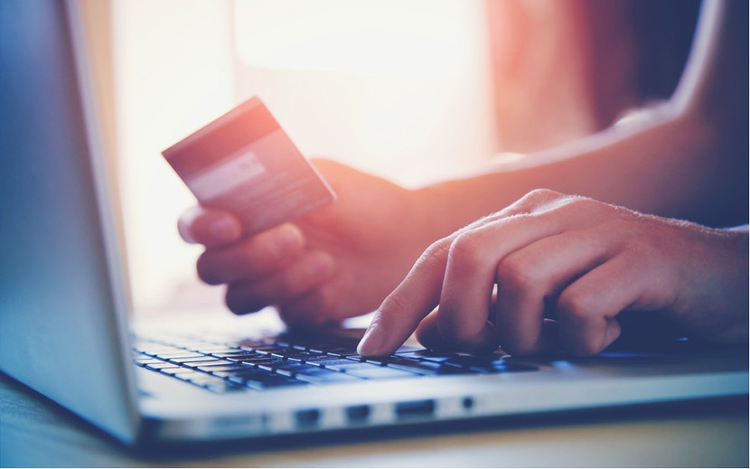 Trả góp qua thẻ tín dụng đang được nhiều người ưa chuộng bởi có nhiều tiện ích thiết thực Trả góp qua thẻ tín dụng đang được nhiều người ưa chuộng bởi có nhiều tiện ích thiết thực