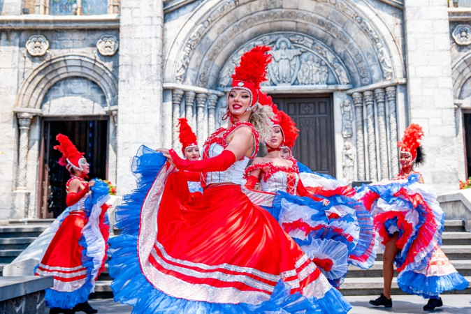 Show diễn nghệ thuật Show diễn nghệ thuật