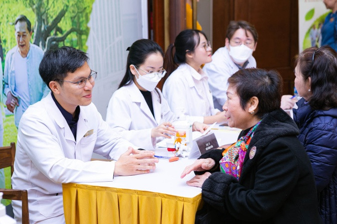 Tham gia các hội thảo chăm sóc, tư vấn sức khỏe cũng là một trong những đặc quyền của cư dân Vinhomes