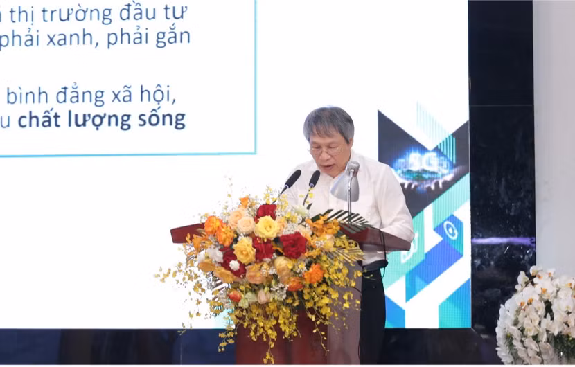 PGS.TS Bùi Quang Tuấn phát biểu trong chương trình