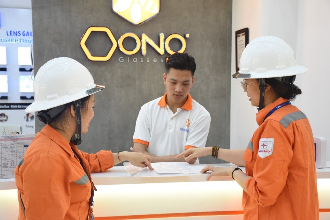 EVNHANOI tuyên truyền sử dụng năng lượng tiết kiệm hiệu quả tới khách hàng EVNHANOI tuyên truyền sử dụng năng lượng tiết kiệm hiệu quả tới khách hàng