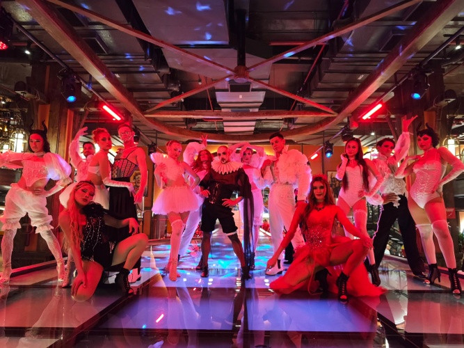 Show diễn Afterglow đầy huyền bí và mê hoặc hứa hẹn sẽ mang lại những trải nghiệm khó quên