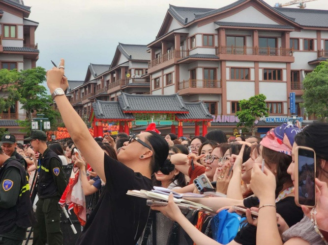 Các khu phố thương mại tại Ocean City sẵn sàng đón hàng chục nghìn người hâm mộ đến vui chơi, trải nghiệm, giao lưu cùng nghệ sĩ