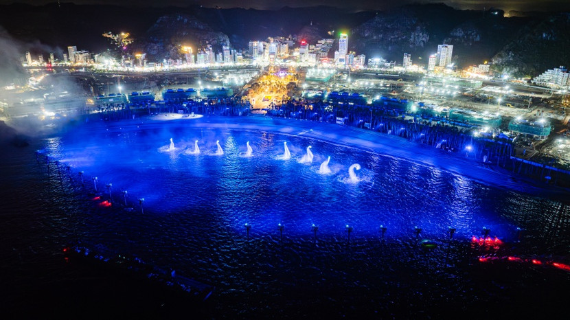 Vịnh trung tâm Cát Bà bừng sáng với trải nghiệm nghệ thuật tầm cỡ thế giới