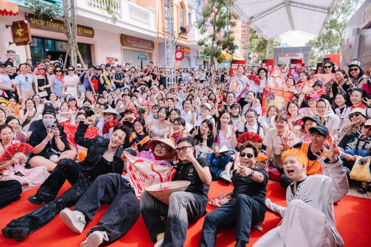 Để được gặp mặt thần tượng, nhiều “Gai con” đã lên lịch trình di chuyển và lưu trú tại Ocean City từ trước đó nhiều ngày