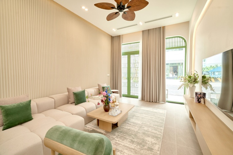 Thiết kế nhà mẫu townhouse kế thừa phong cách Indochine tinh tế. (Ảnh: Sun Property)