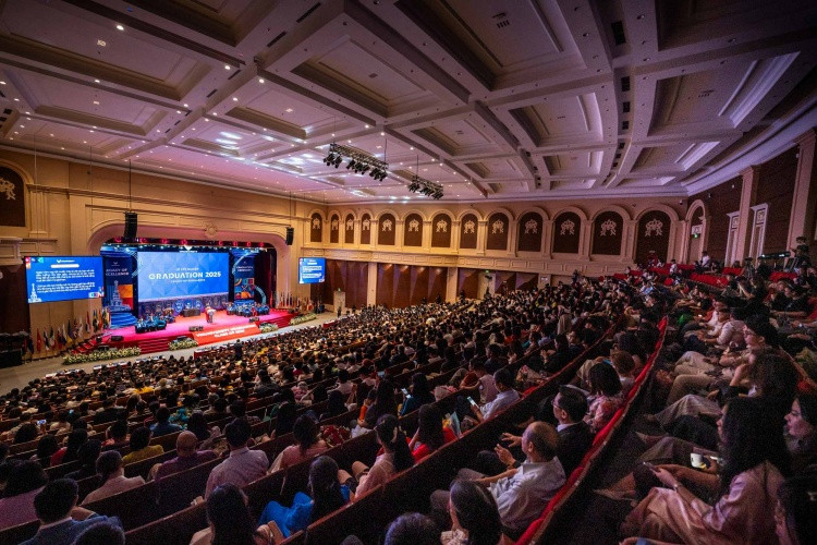 Khung cảnh trang trọng tại buổi lễ tốt nghiệp VinUni khóa 2 Khung cảnh trang trọng tại buổi lễ tốt nghiệp VinUni khóa 2